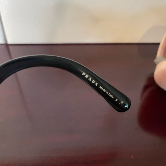 Prada sunglasses - Picture 7 of 7